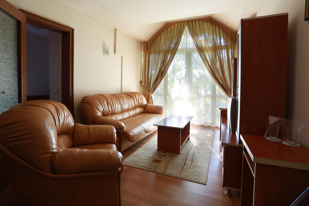 Acropolis Hotel Pazardzhik Rum bild