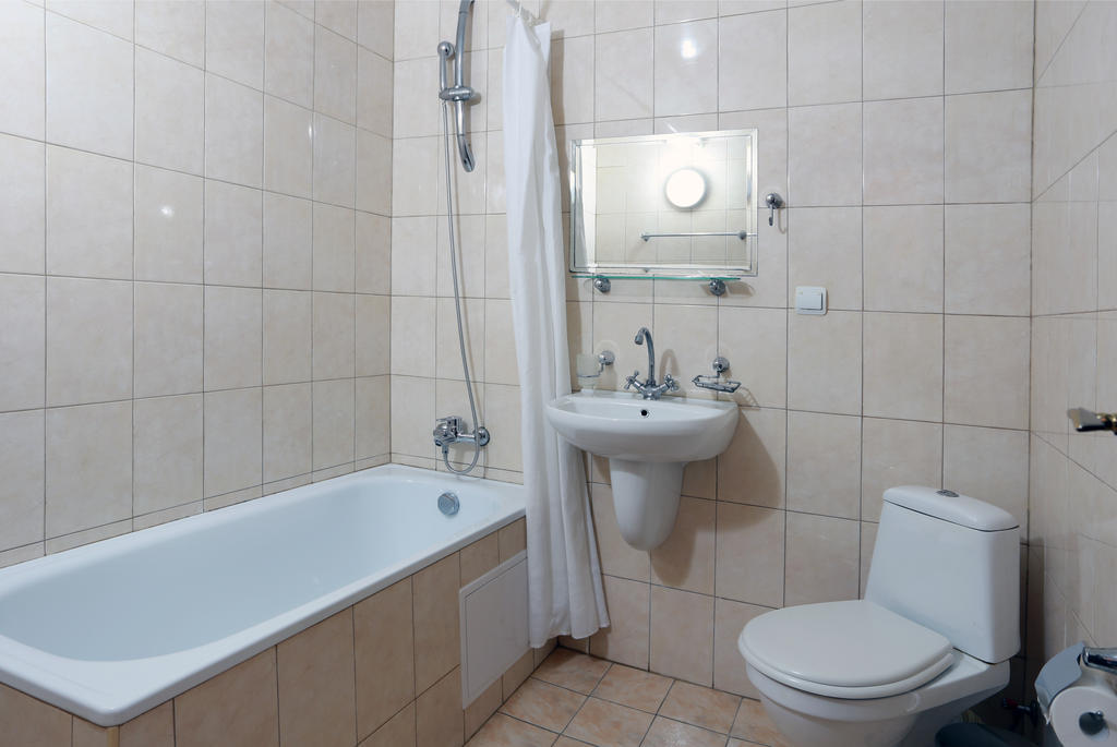 Acropolis Hotel Pazardzhik Rum bild